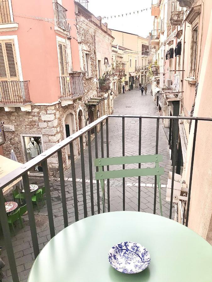 Melina Central Apartment Taormina Bagian luar foto