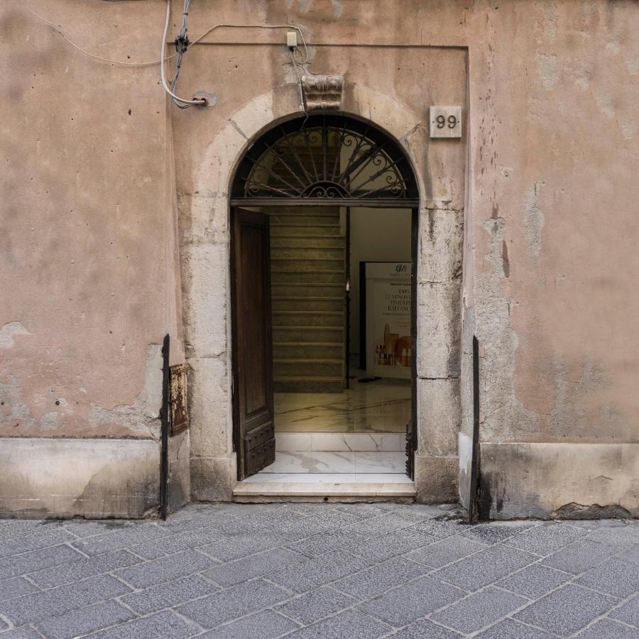 Melina Central Apartment Taormina Bagian luar foto
